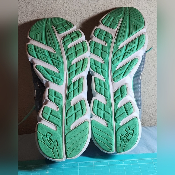 Under Armour WOMENS Gray Green Lace Up I Will Run Long Running Shoes Sneakers 9 - Picture 8 of 8